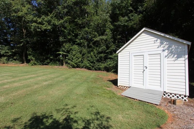 9325 Elvis Dr, Charlotte, NC 28215
