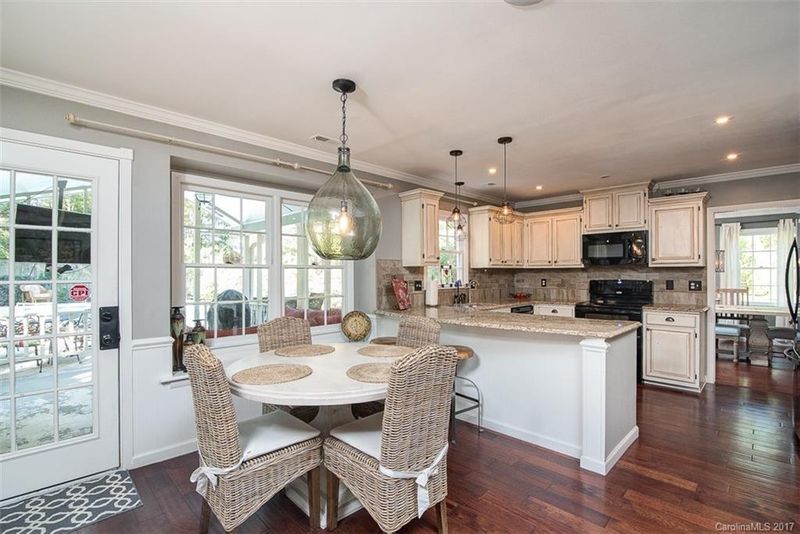 7552 Yellow Pine Ct, Charlotte, NC 28277