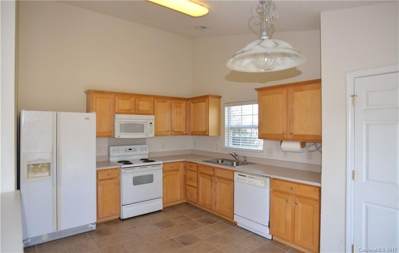 418 Glencroft Dr, Wingate, NC 28174