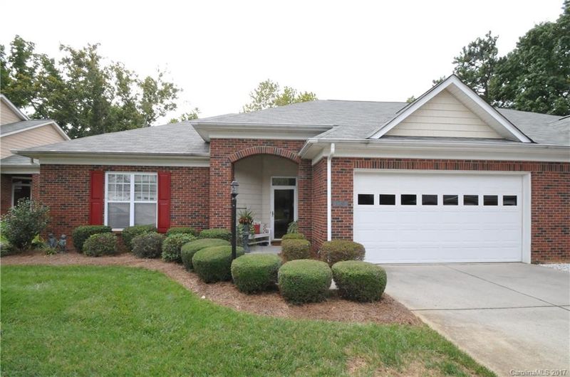 3737 Oak View Ct, Matthews, NC 28105