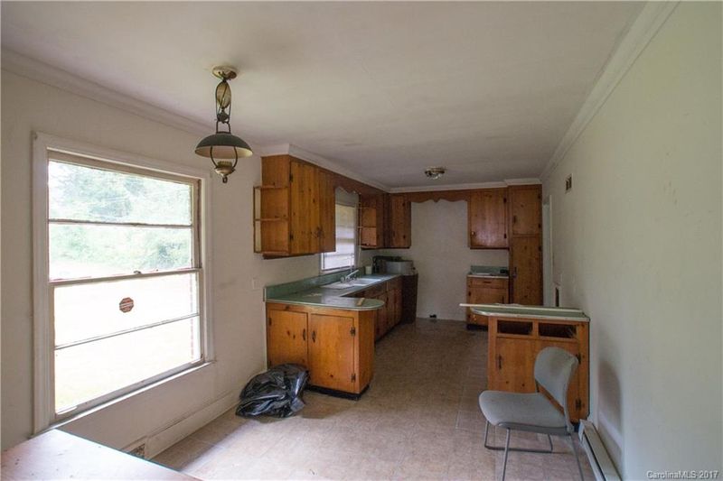 4216 Hondures Dr, Charlotte, NC 28206