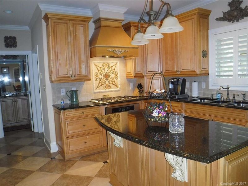 924 Maple Hill Ln, Rock Hill, SC 29732
