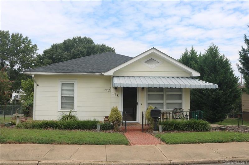 178 Center St, Cramerton, NC 28032