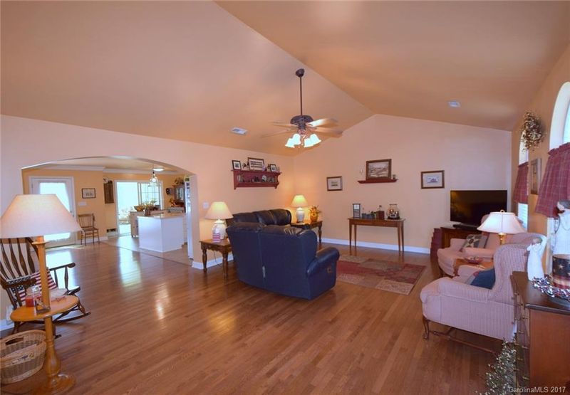 3141 Our Pl, Lincolnton, NC 28092