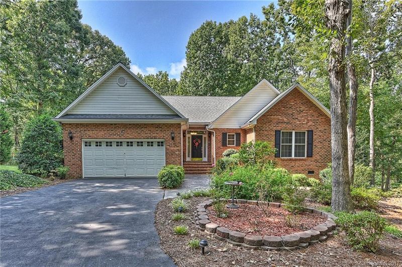 126 Allendale Cir, Troutman, NC 28166