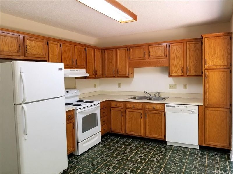 516 Majestic Ct, Concord, NC 28025