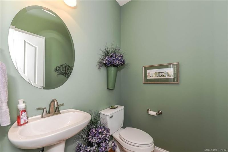 611 Rosecrea Ct, Matthews, NC 28104