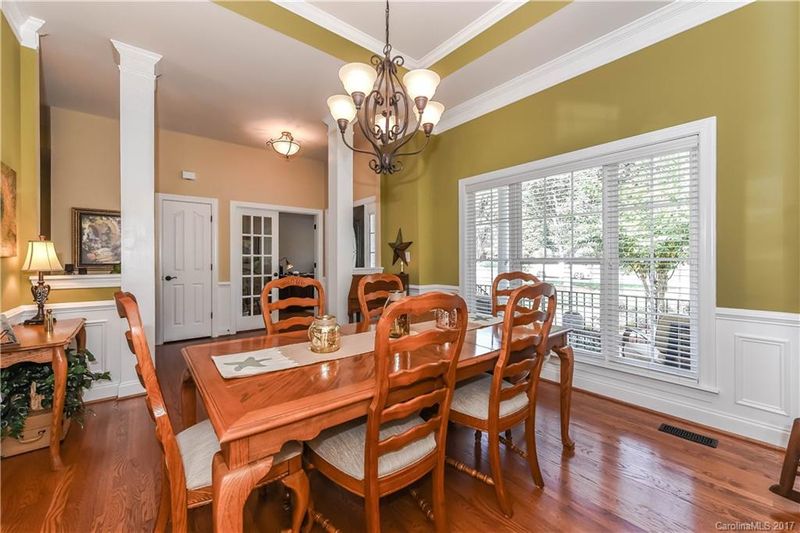 611 Rosecrea Ct, Matthews, NC 28104