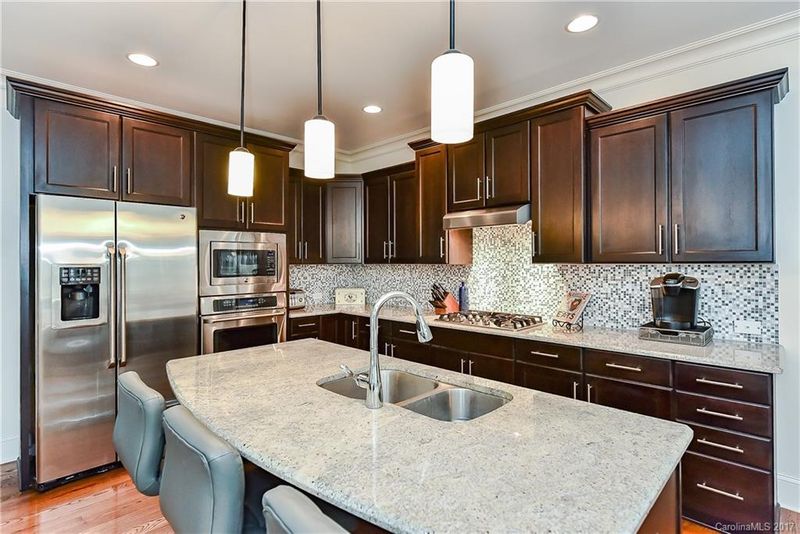 509 Hillandale Dr, Charlotte, NC 28270