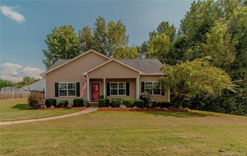 7405 Gaberdine Ct, Cramerton, NC 28032
