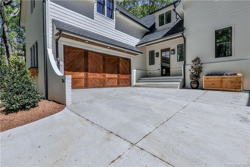 724 Ellsworth Rd, Charlotte, NC 28211