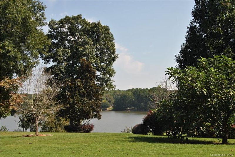 2820 Lake Front Dr, Belmont, NC 28012