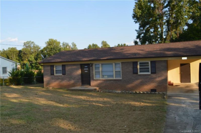 2425 Woodleaf Dr, Gastonia, NC 28052