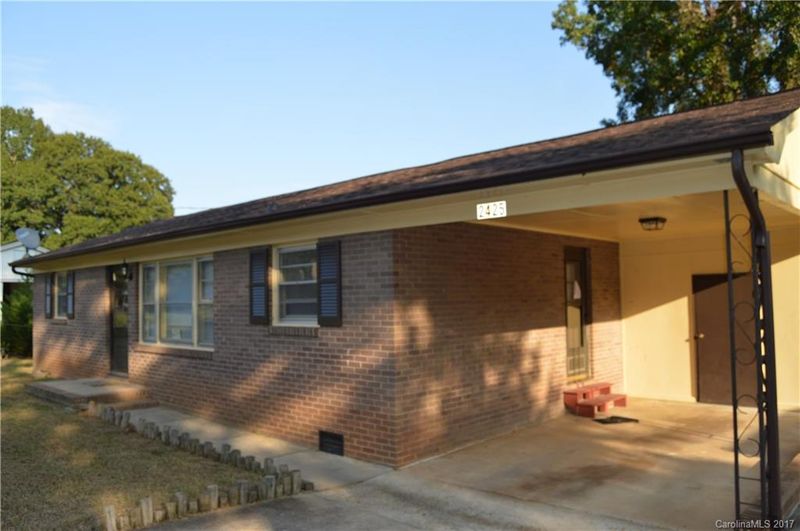 2425 Woodleaf Dr, Gastonia, NC 28052
