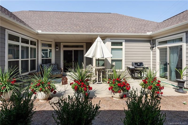 161 Brawley Point Cir, Mooresville, NC 28117