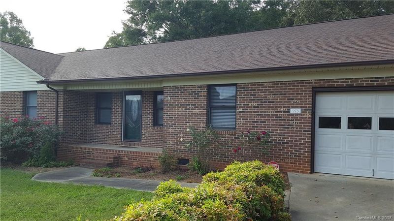973 Royal Ct, Lincolnton, NC 28092