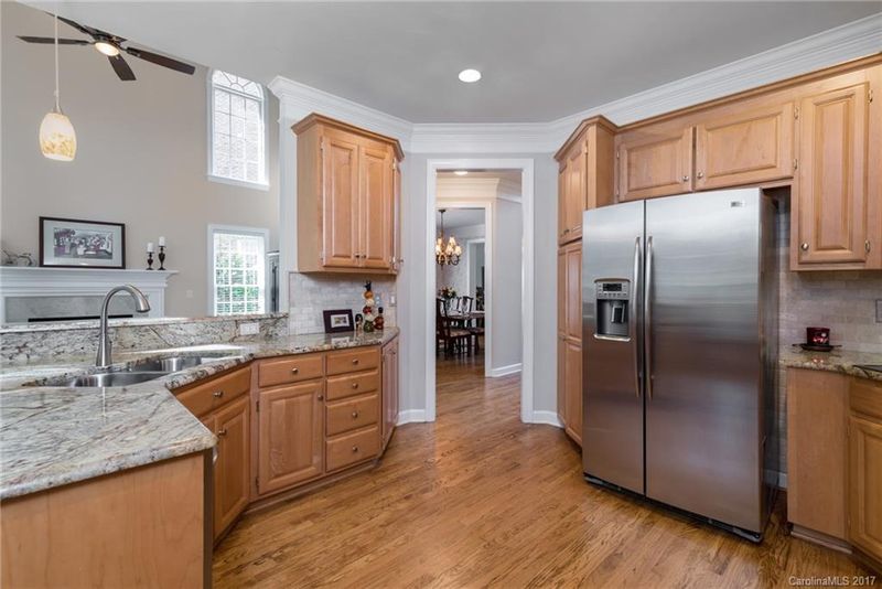11649 Stonebriar Dr, Charlotte, NC 28277