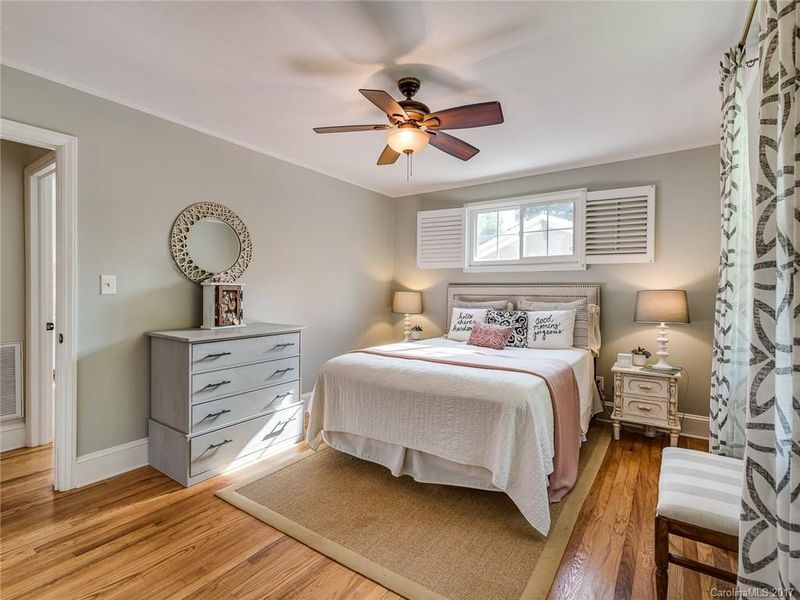 934 Montford Dr, Charlotte, NC 28209