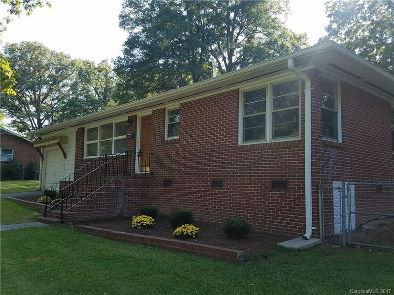 917 Tanglewood Dr #8, Gastonia, NC 28054