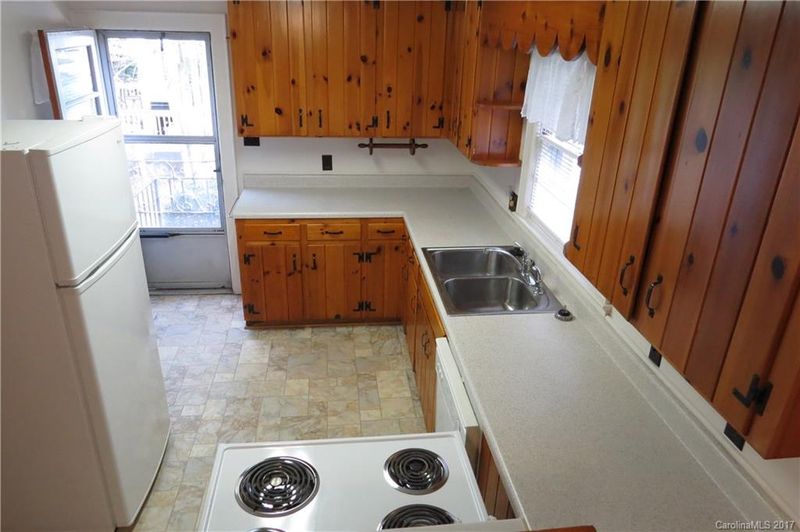 1221 Knox St, Statesville, NC 28677