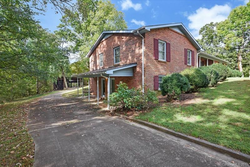 6744 Glover Ln, Stanley, NC 28164
