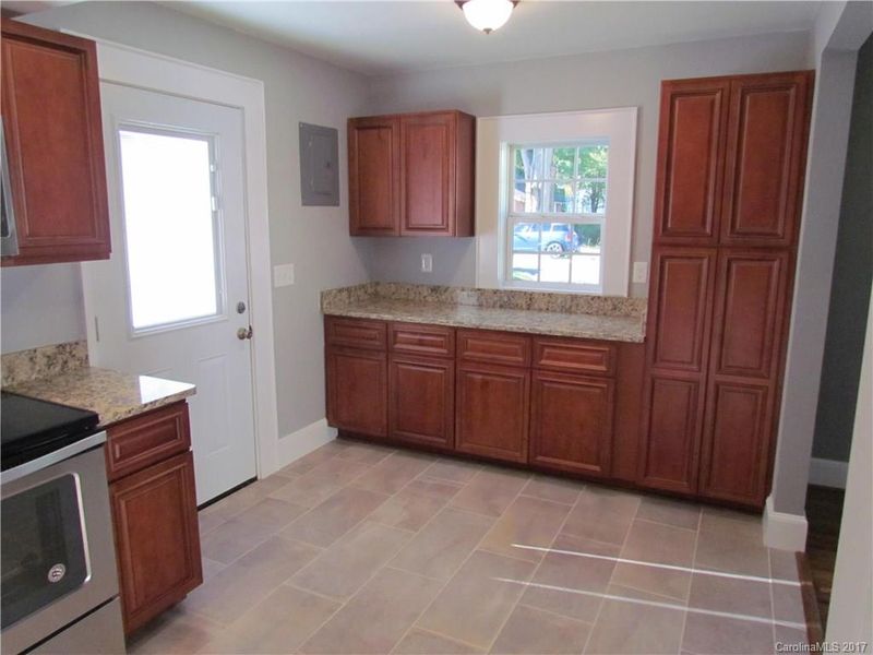 560 Hyde Park Dr, Concord, NC 28025