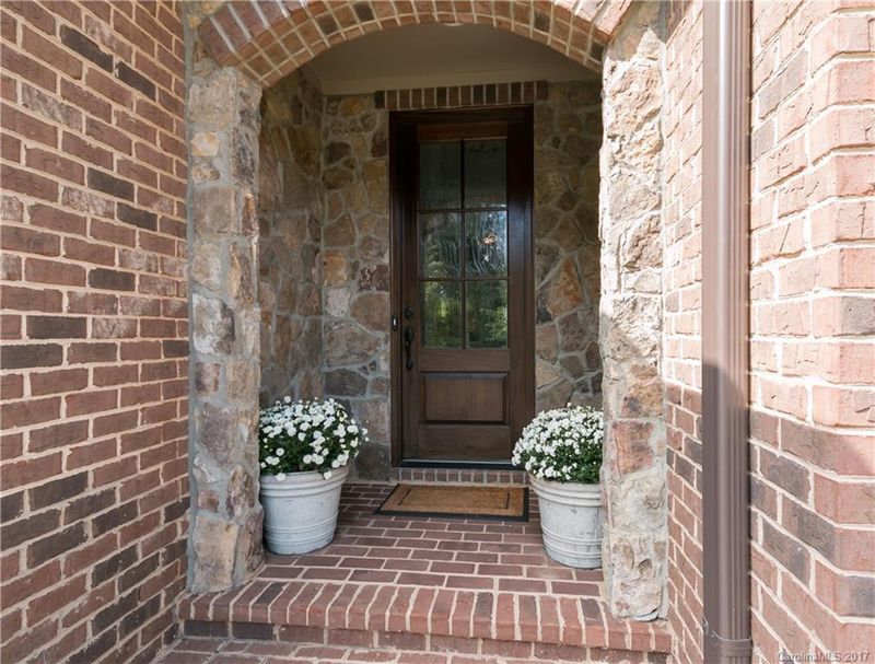8915 Robbins Pond Rd, Cornelius, NC 28031