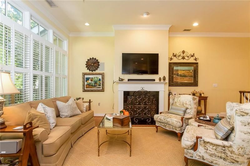 114 Wendover Heights Cir, Charlotte, NC 28211