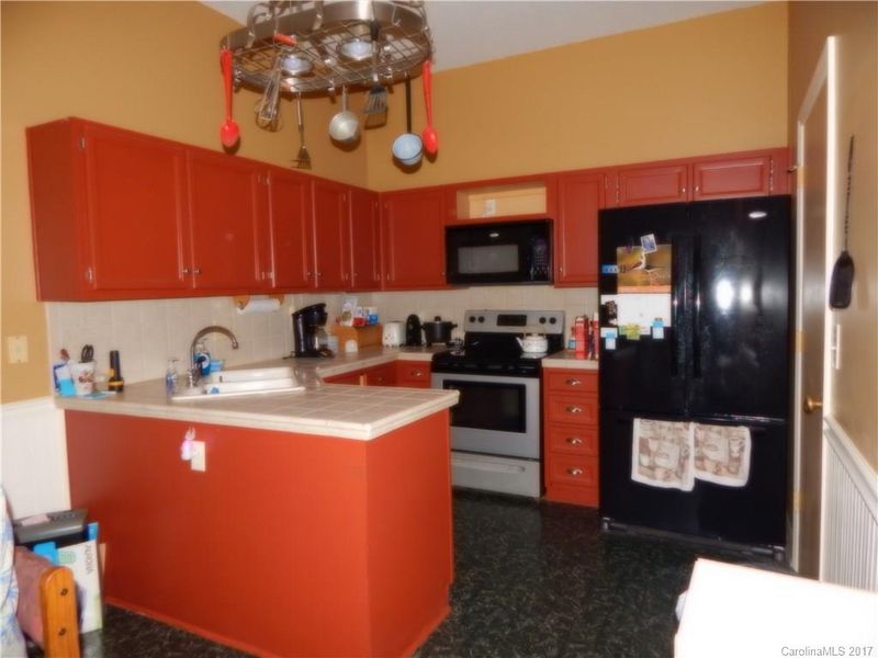 527 Viking Pl, Concord, NC 28025