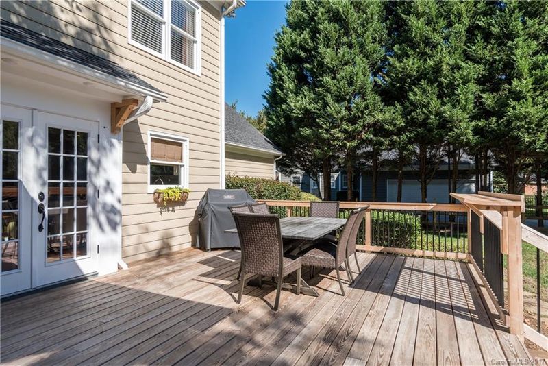 10231 Hanover Glen Rd, Charlotte, NC 28210