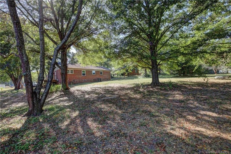 112 Ridgeway Ct, Stanley, NC 28164