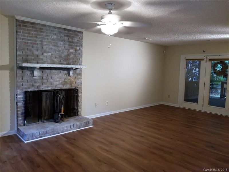 8909 Milton Morris Dr, Charlotte, NC 28227