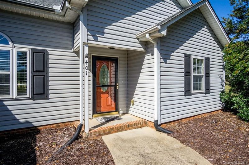 401 Linsbury Ct, Gastonia, NC 28056