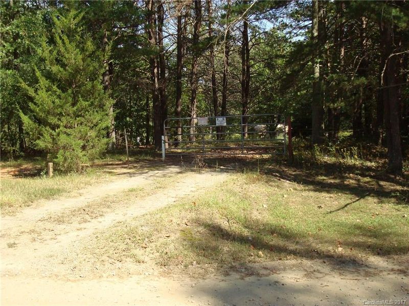 105 Spratt Dr, Mount Holly, NC 28120