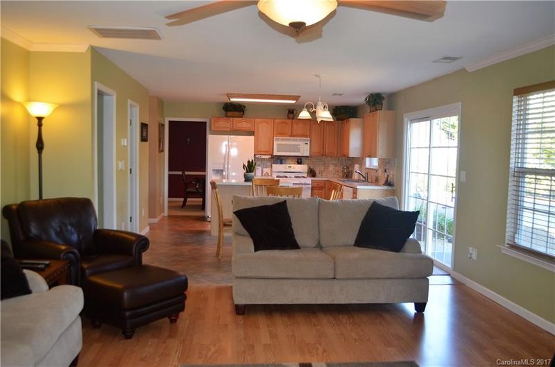 140 Dovetail Dr, Mooresville, NC 28115