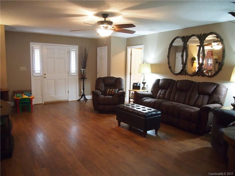 5517 Matthews Mint Hill Rd, Mint Hill, NC 28227