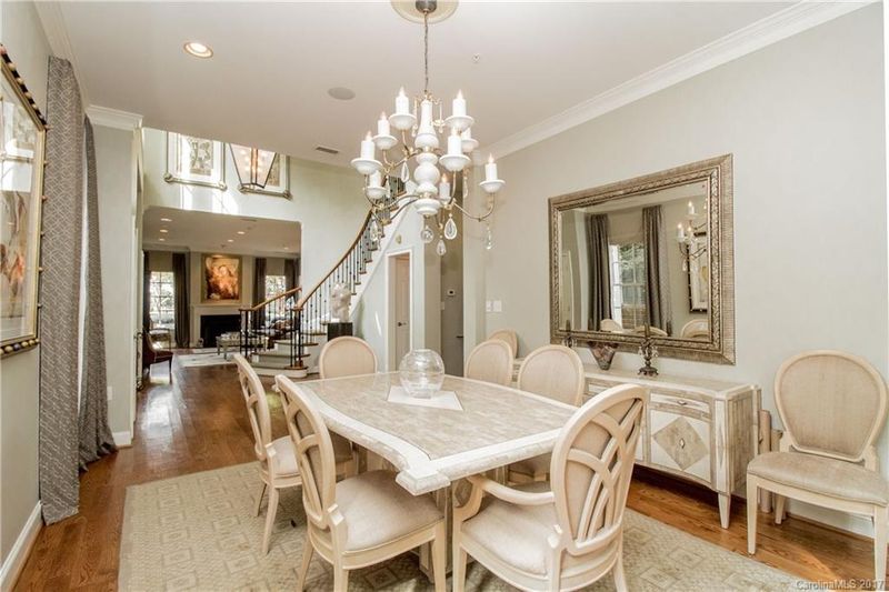 330 Wendover Heights Cir, Charlotte, NC 28211