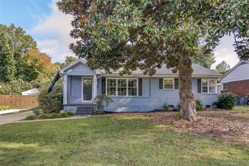 1321 Dresden Dr W, Charlotte, NC 28205