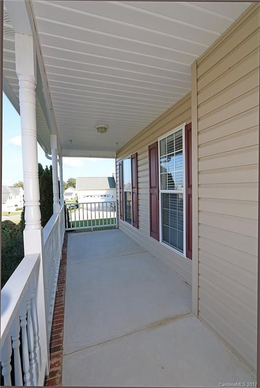 808 Carole Summey Dr, Dallas, NC 28034