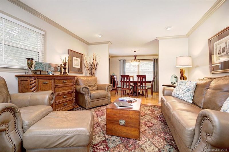 5323 Amity Pl, Charlotte, NC 28205