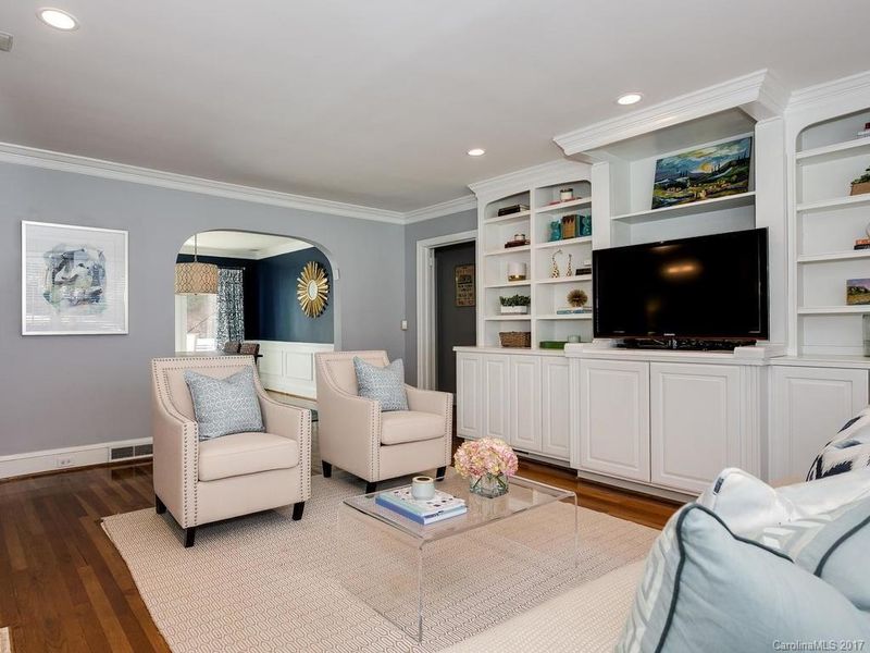 2226 Hassell Pl, Charlotte, NC 28209