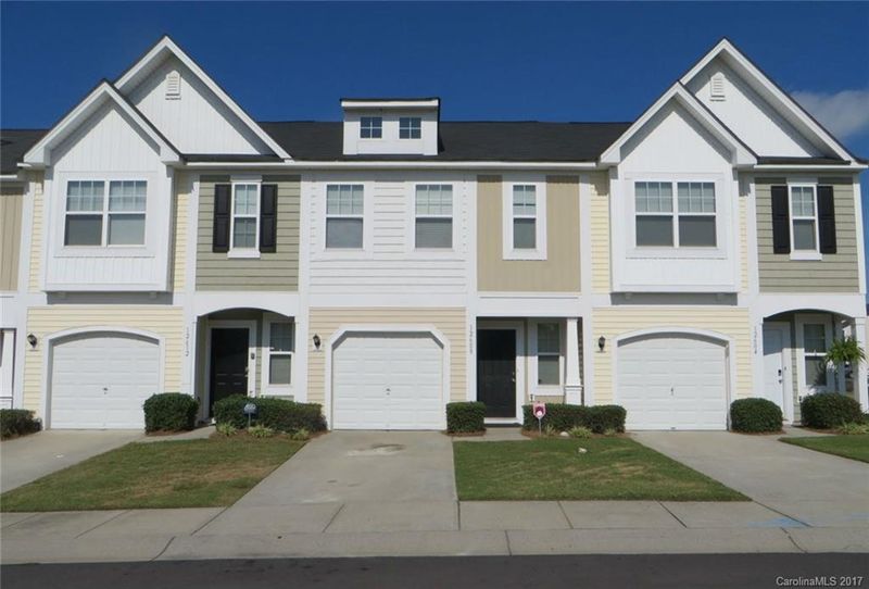 12608 Persimmon Tree Dr, Charlotte, NC 28273