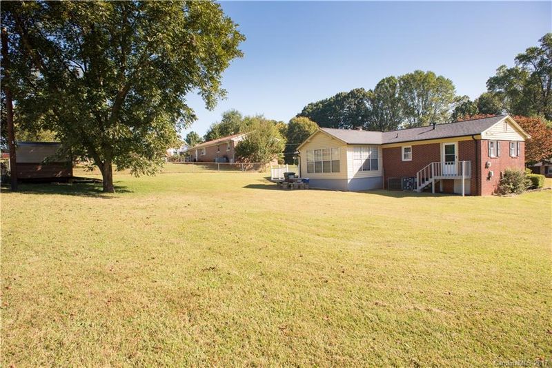 1903 Alpine Ln #8, Gastonia, NC 28054