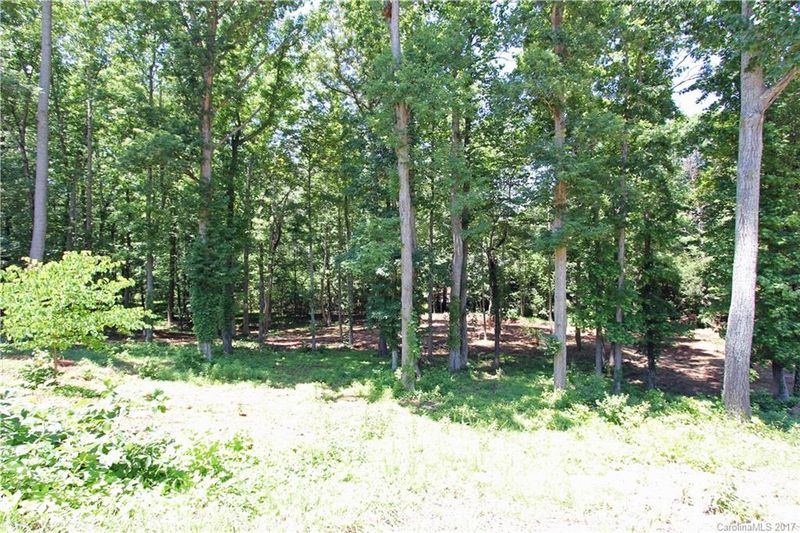 701 Amanda Dr, Matthews, NC 28104