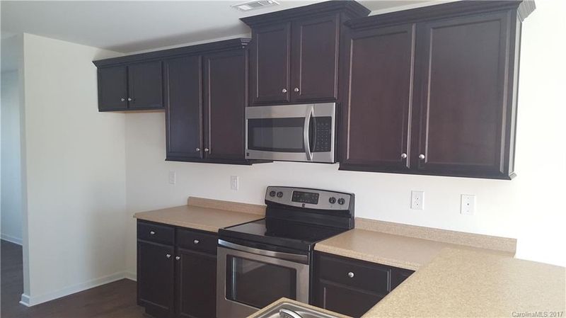 1537 Summer View Ln, Dallas, NC 28034