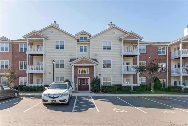 11272 Hyde Pointe Ct, Charlotte, NC 28262