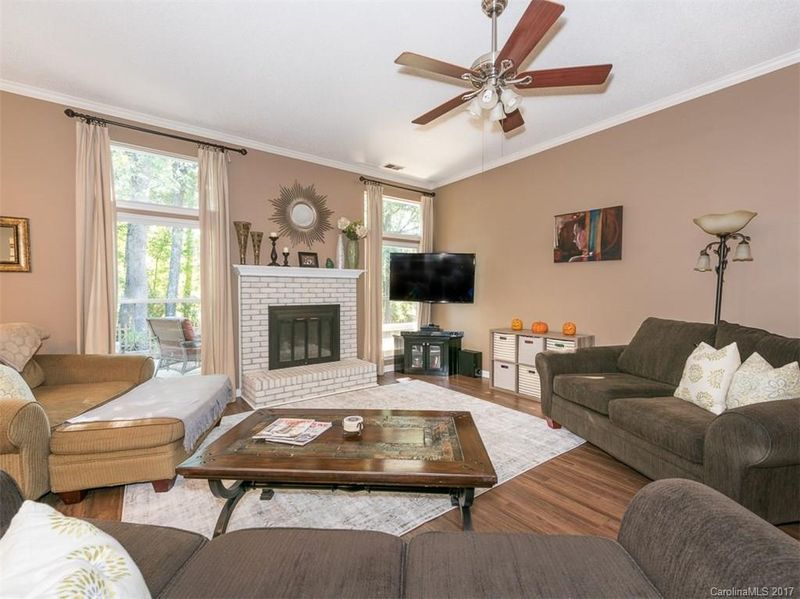 3818 Armitage Dr, Charlotte, NC 28269