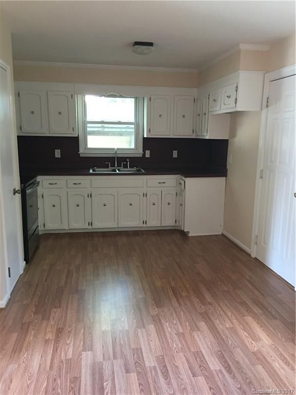 409 Buckskin Dr, Gastonia, NC 28052