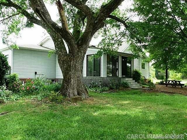 1421 La Forest Ln, Concord, NC 28027