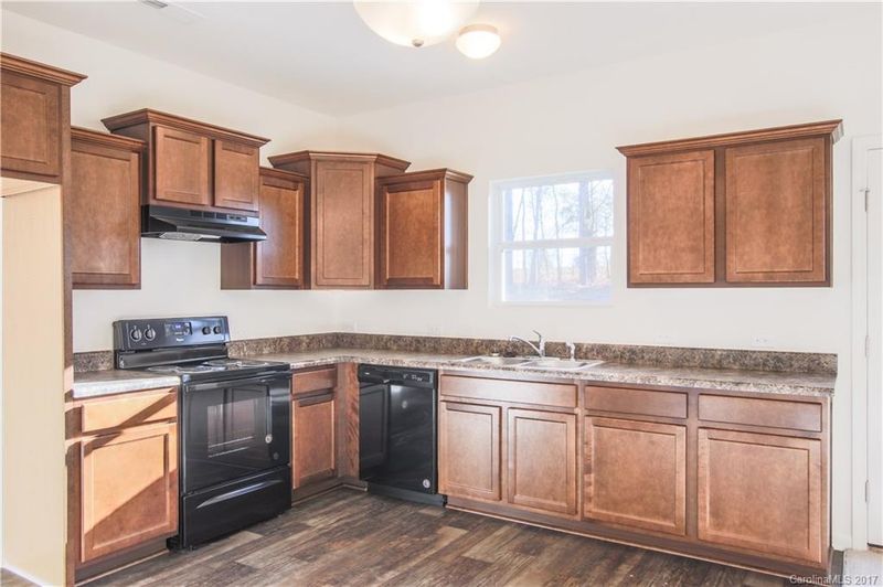1721 Ameria Dr, Charlotte, NC 28215